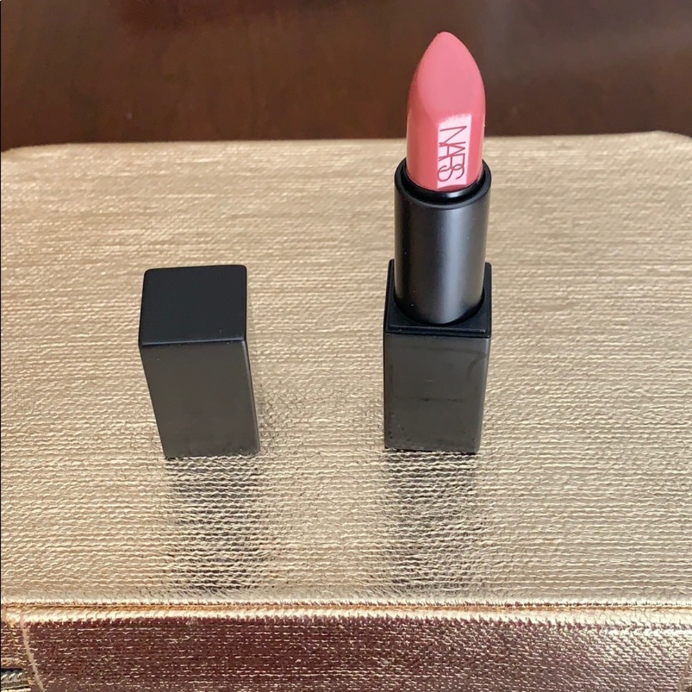 NARS Audacious lipstick in Vanessa